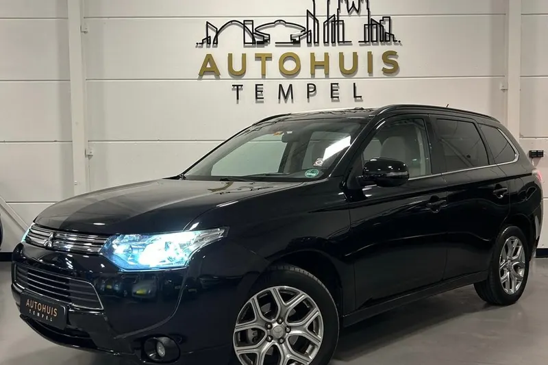 Mitsubishi Outlander (2013)