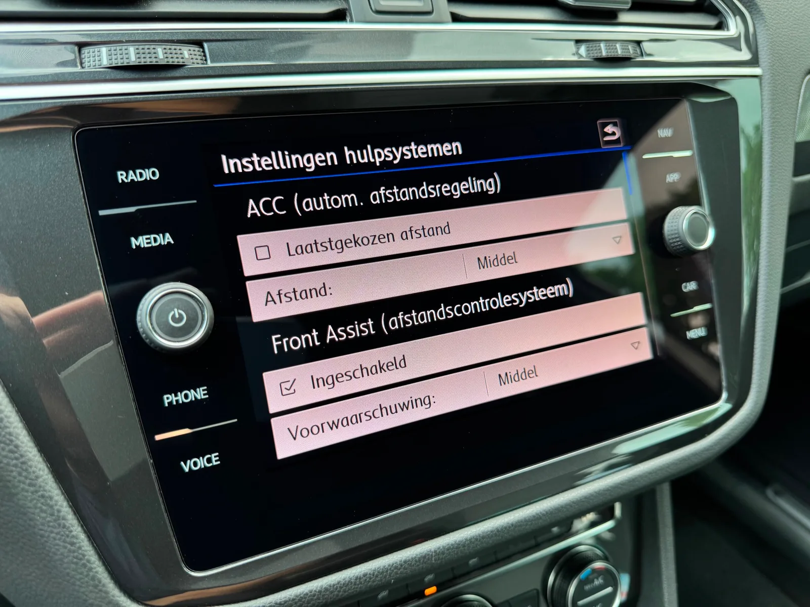 Volkswagen Tiguan (2020) — foto 1