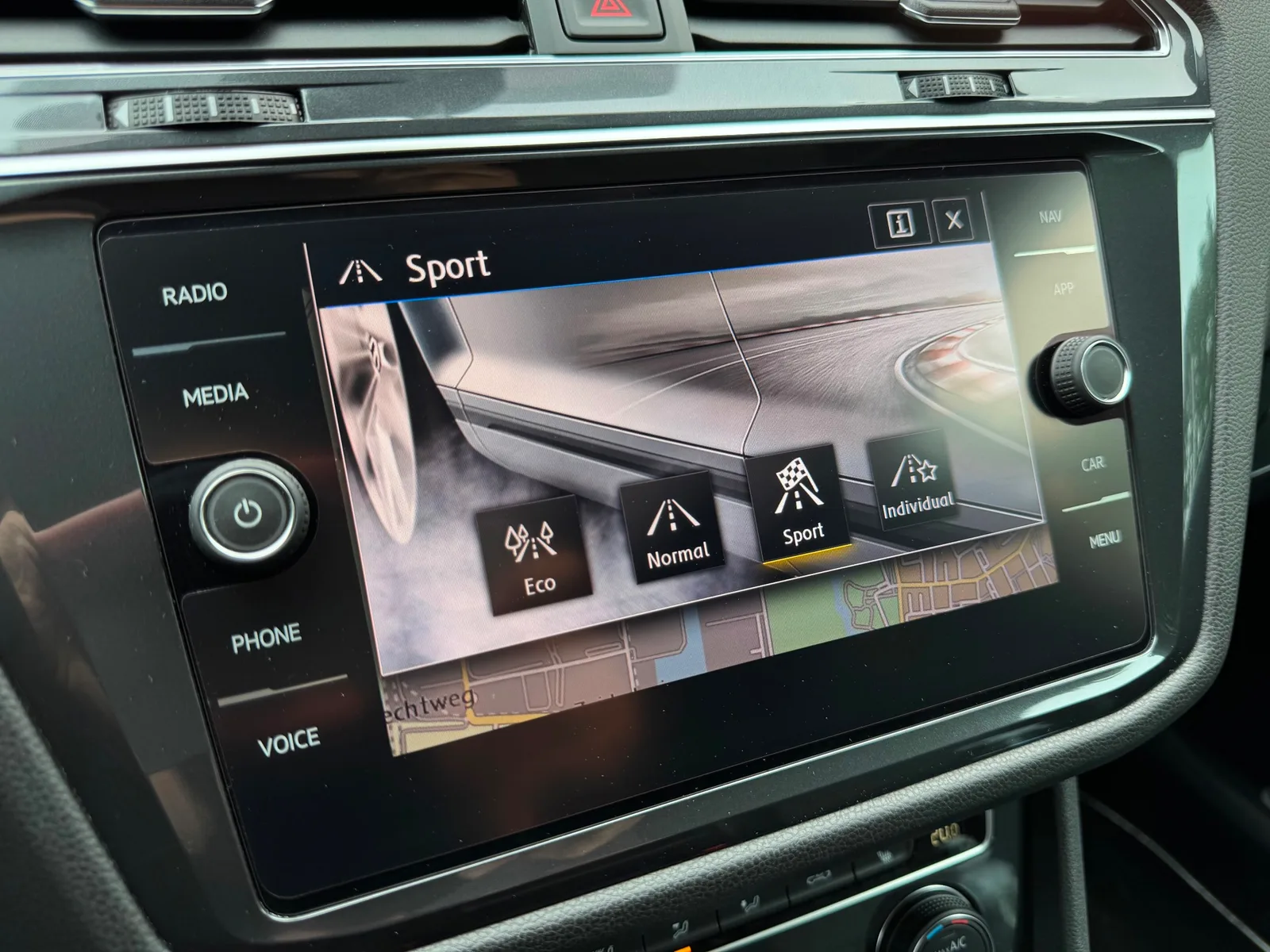 Volkswagen Tiguan (2019) — foto 1