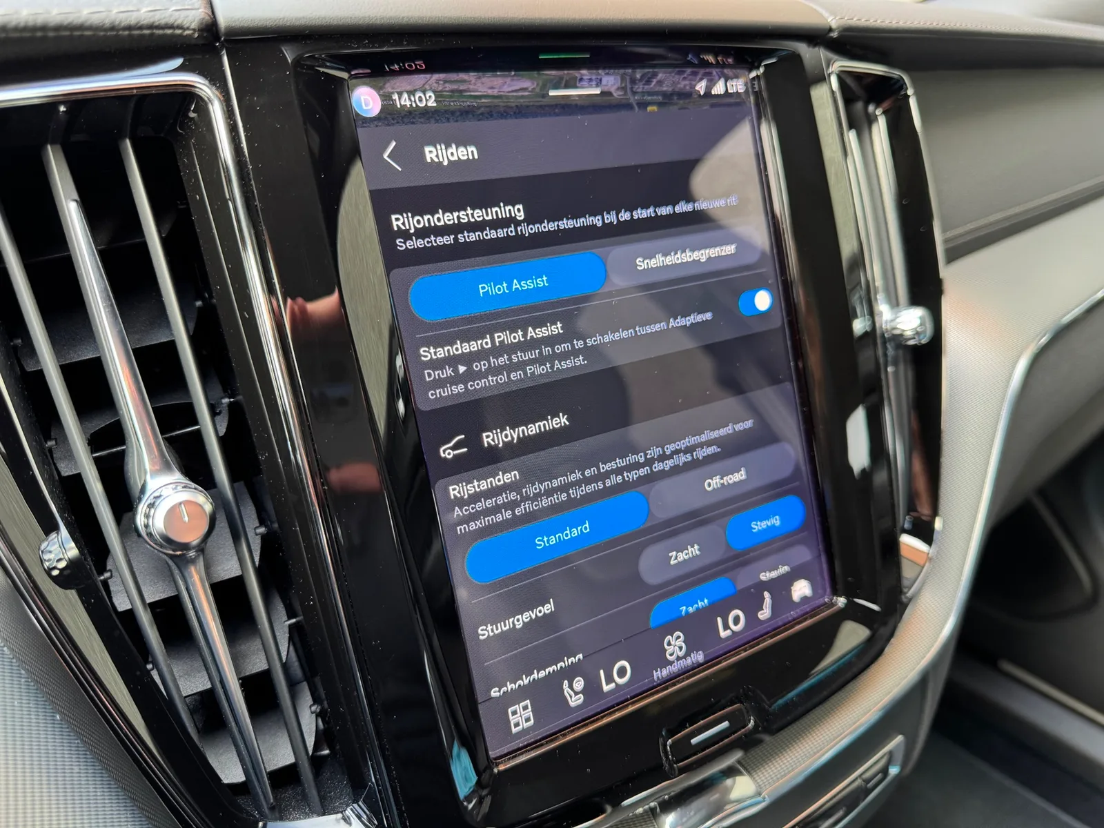 Volvo XC60 (2022) — foto 1
