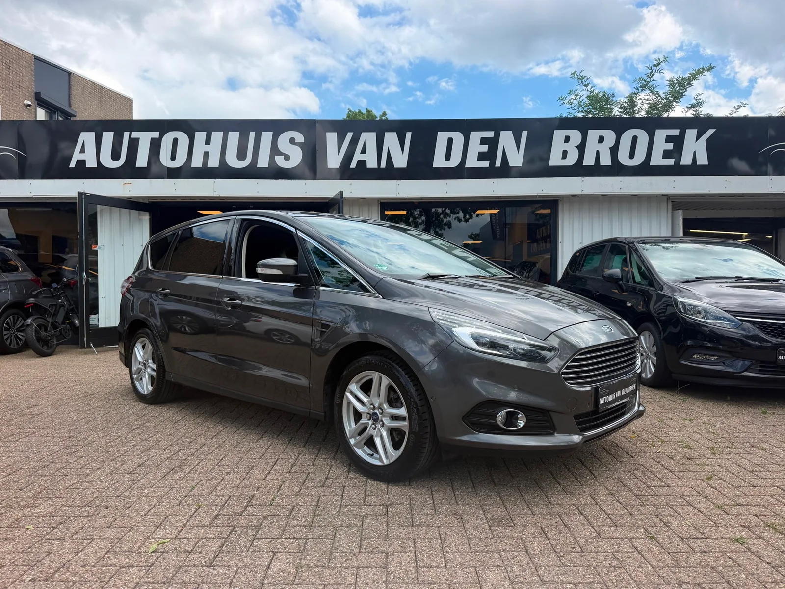 Ford S-Max (2017) — foto 1