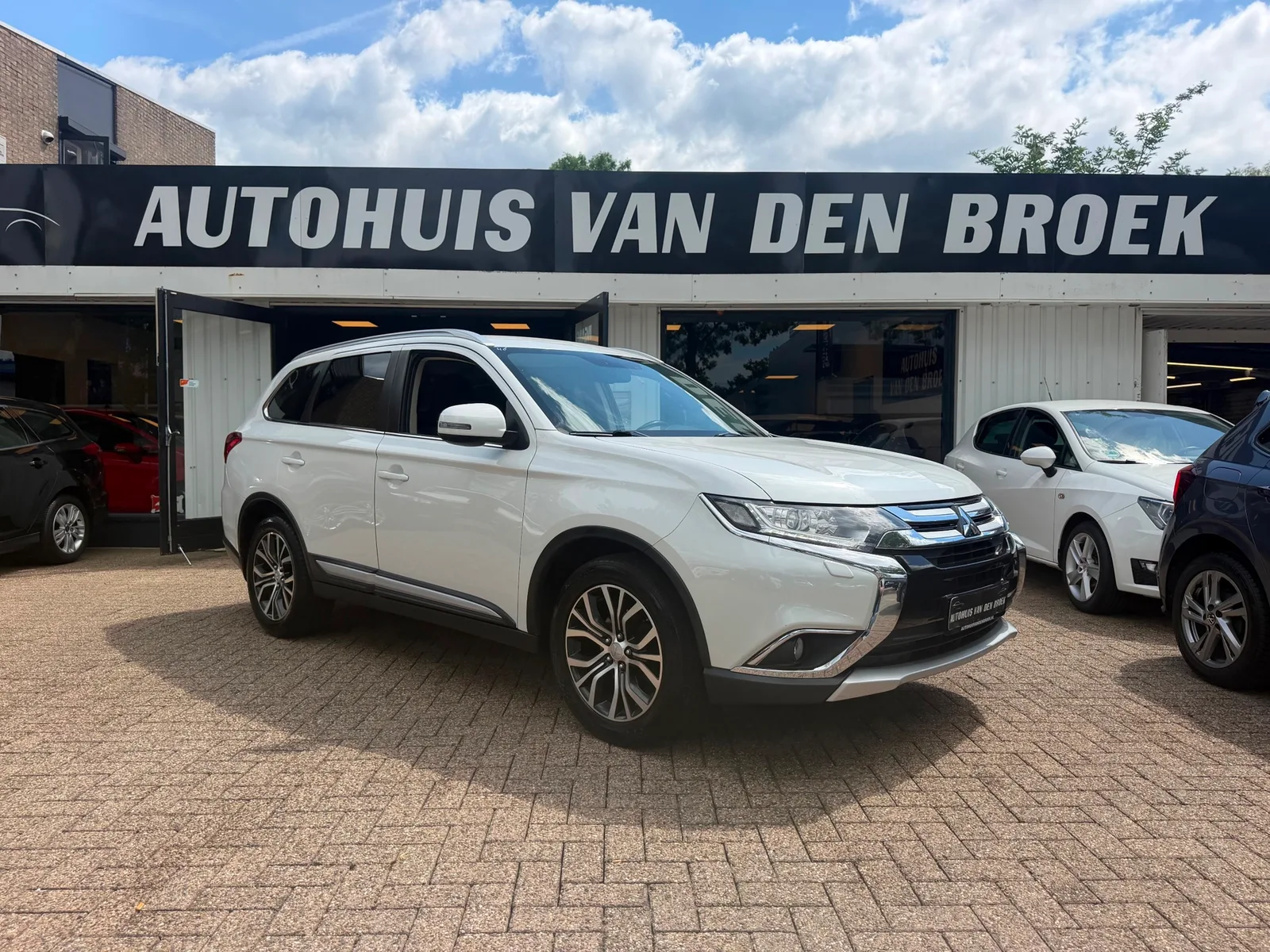Mitsubishi Outlander (2019) — foto 1