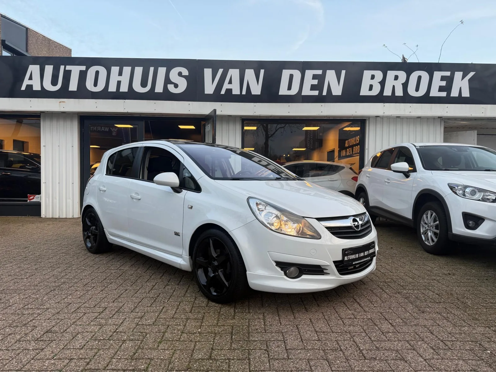 Opel Corsa (2010) — foto 1