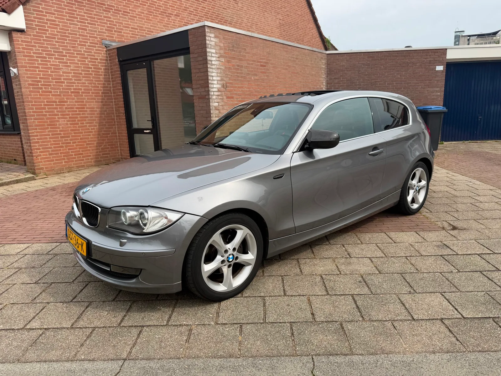 BMW 1-Serie (2011) — foto 1