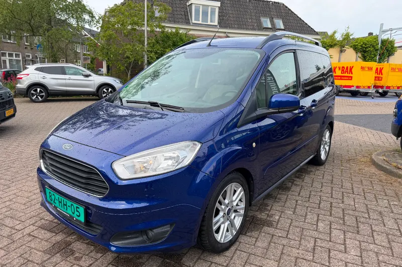 Ford Tourneo Courier (2014)