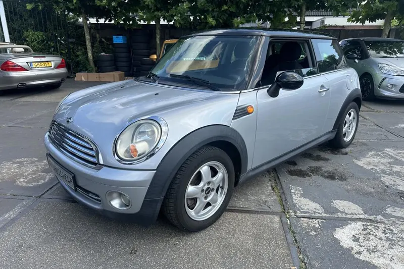 MINI Cooper (2007)