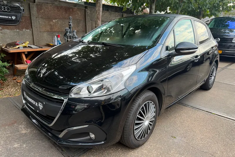 Peugeot 208 (2016)