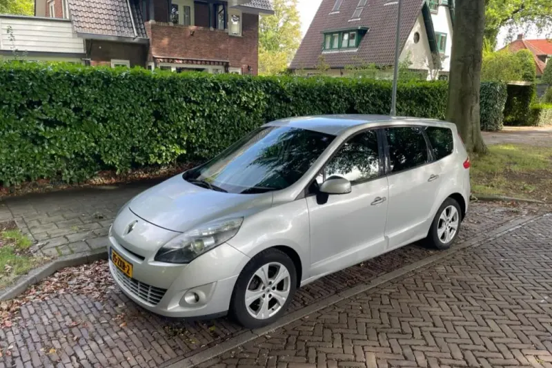 Renault Grand Scénic (2010)