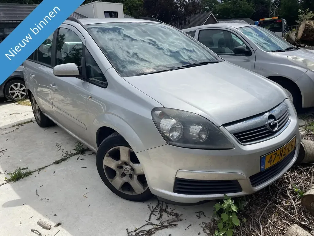 Opel Zafira (2005) — foto 1