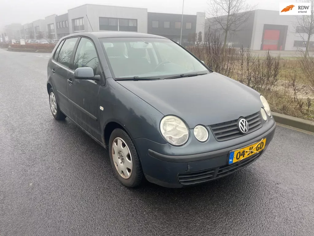 Volkswagen Polo (2002) — foto 1