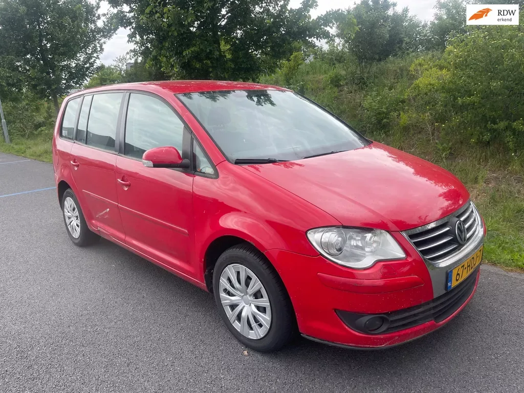Volkswagen Touran (2009) — foto 1
