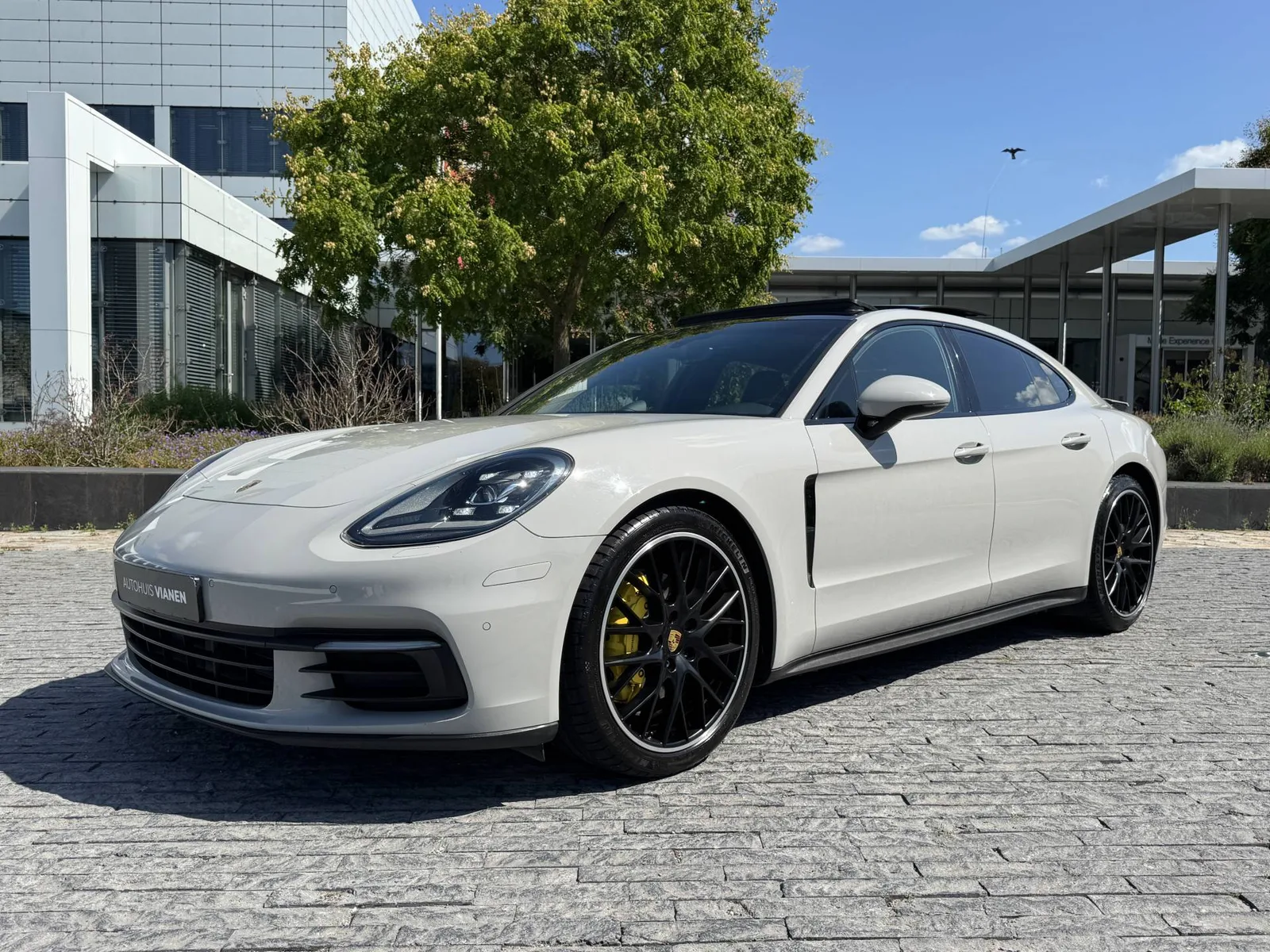 Porsche Panamera (2017) — foto 1