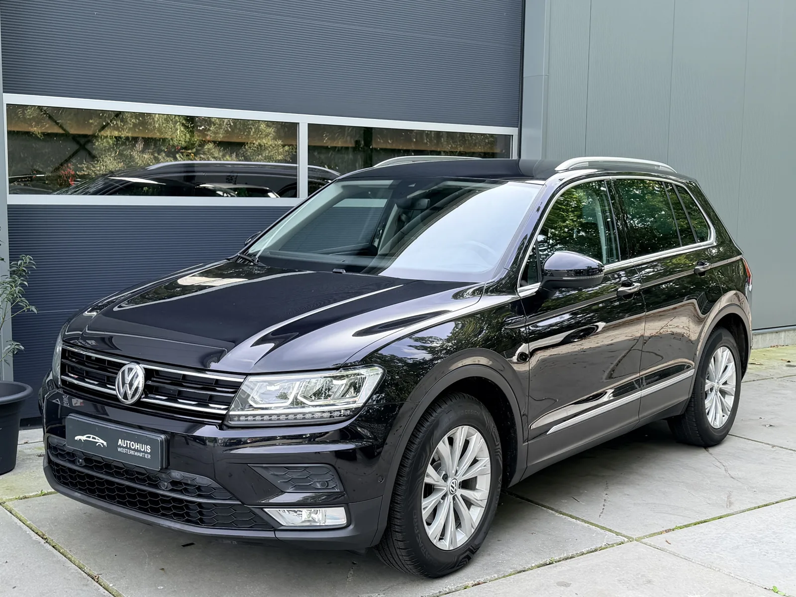 Volkswagen Tiguan (2017) — foto 1