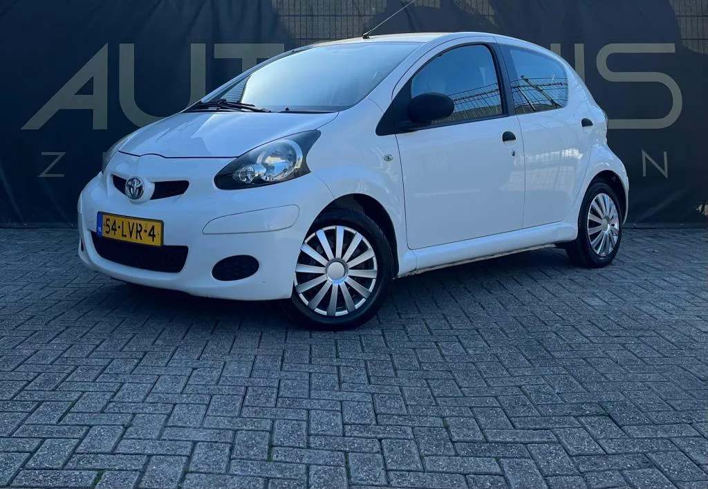Toyota Aygo (2010) — foto 1