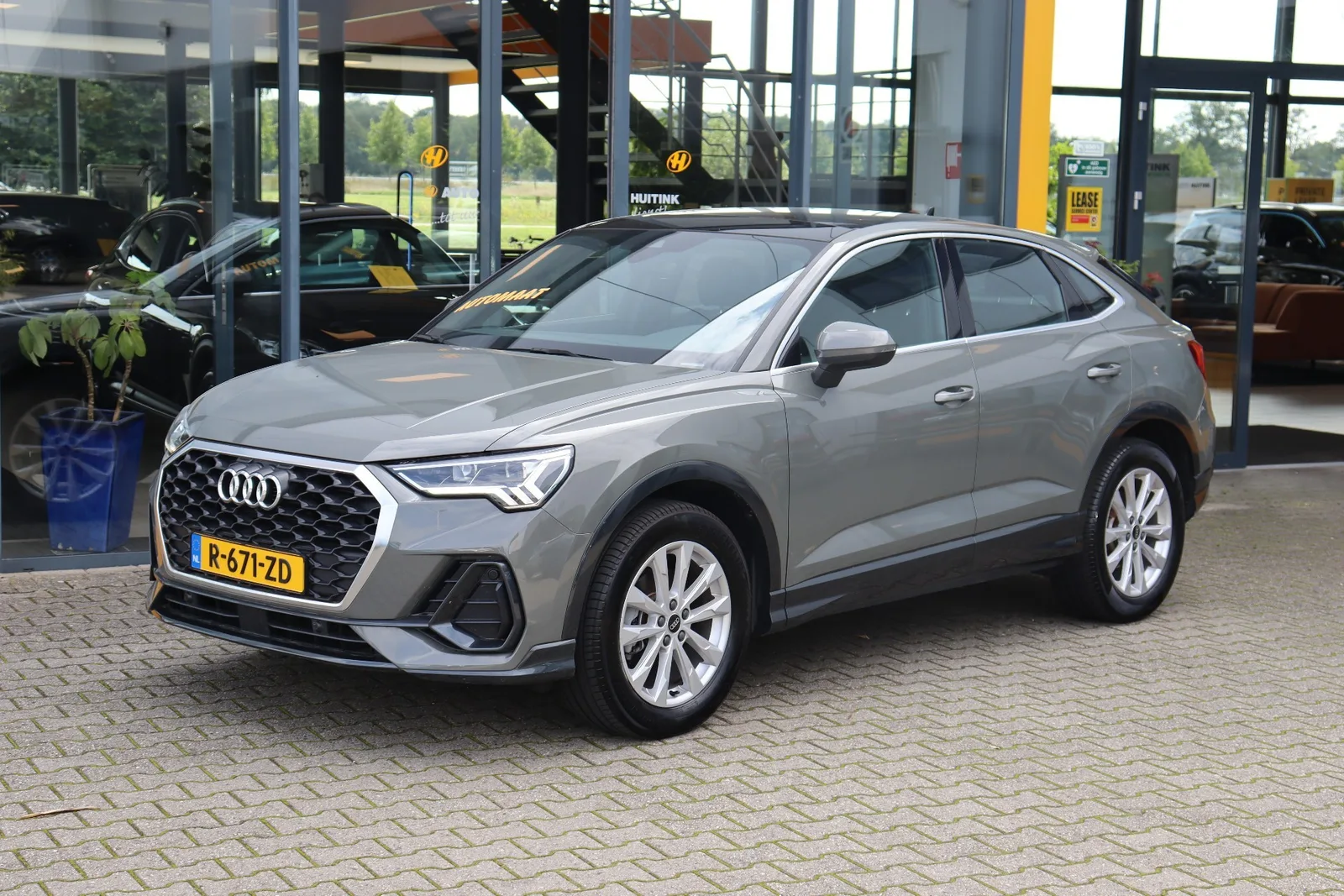 Audi Q3 (2021) — foto 1