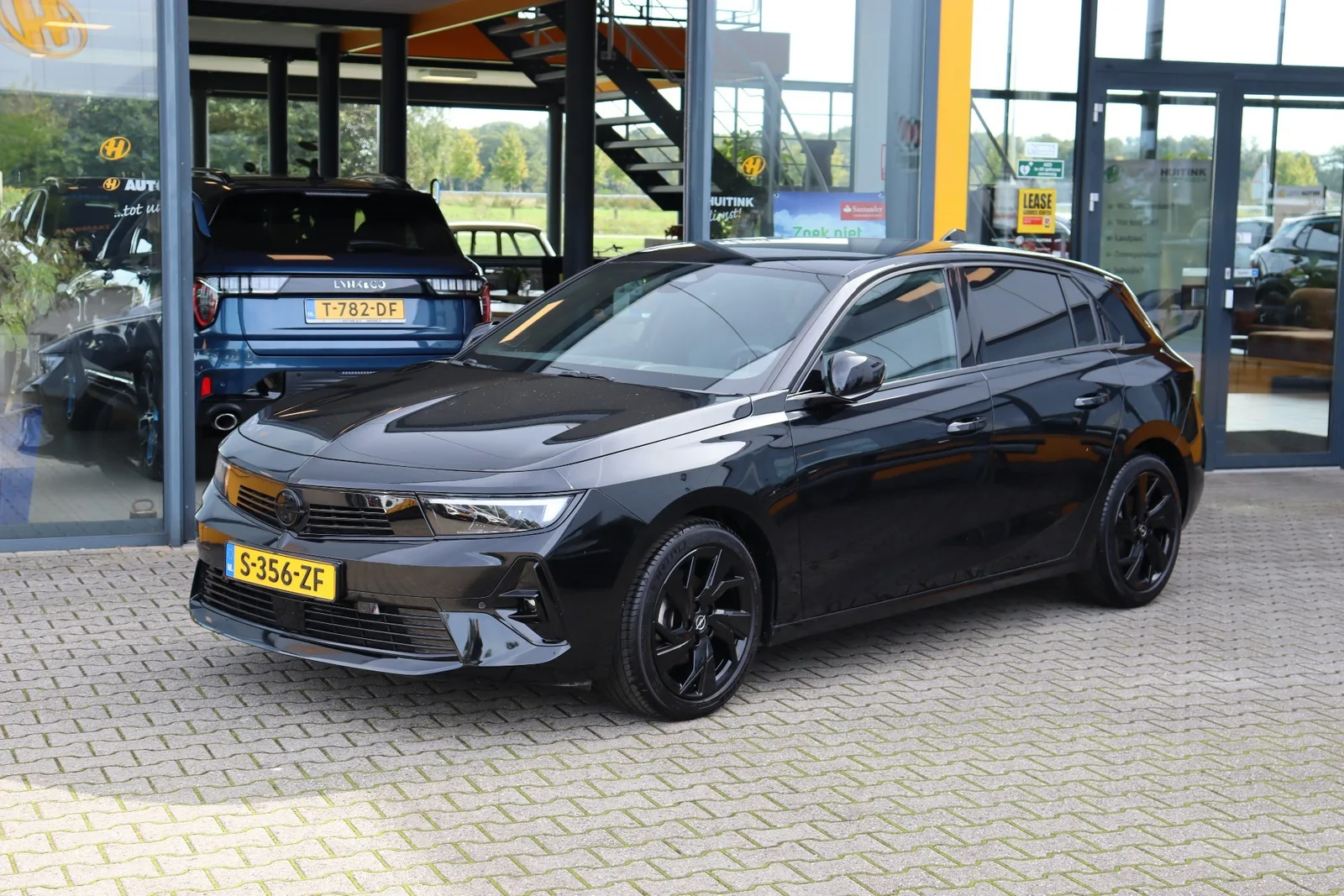Opel Astra (2022) — foto 1