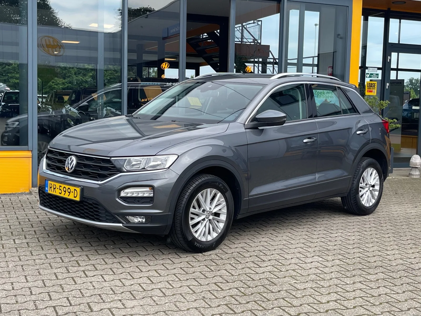 Volkswagen T-Roc (2018) — foto 1