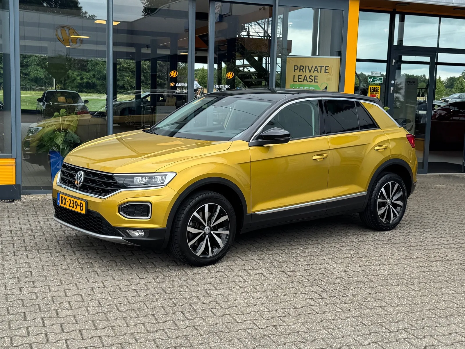 Volkswagen T-Roc (2018) — foto 1