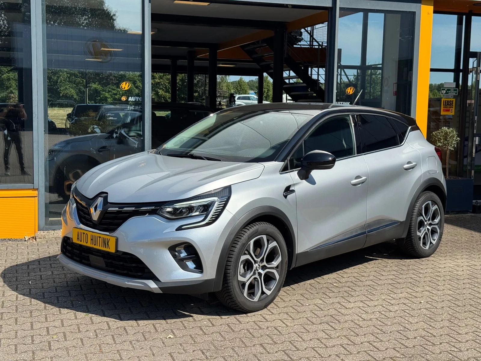 Renault Captur (2022) — foto 1