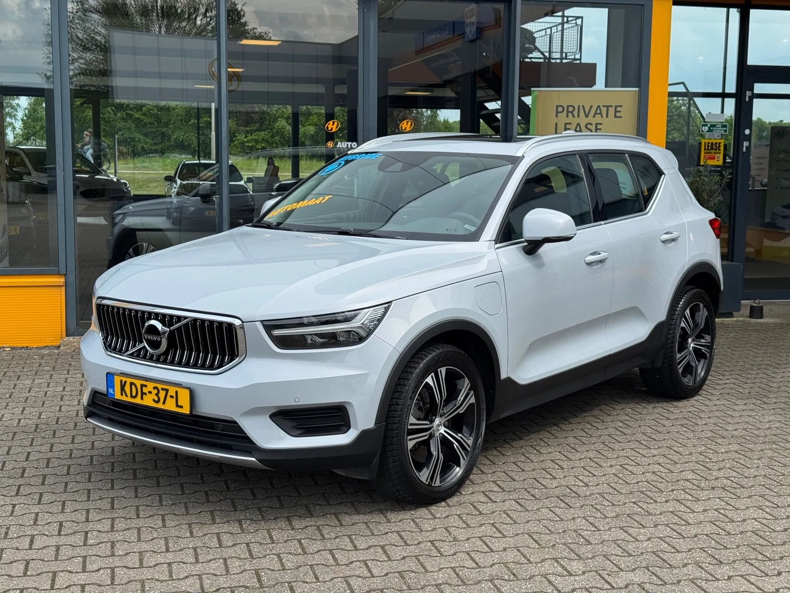 Volvo XC40 (2022) — foto 1