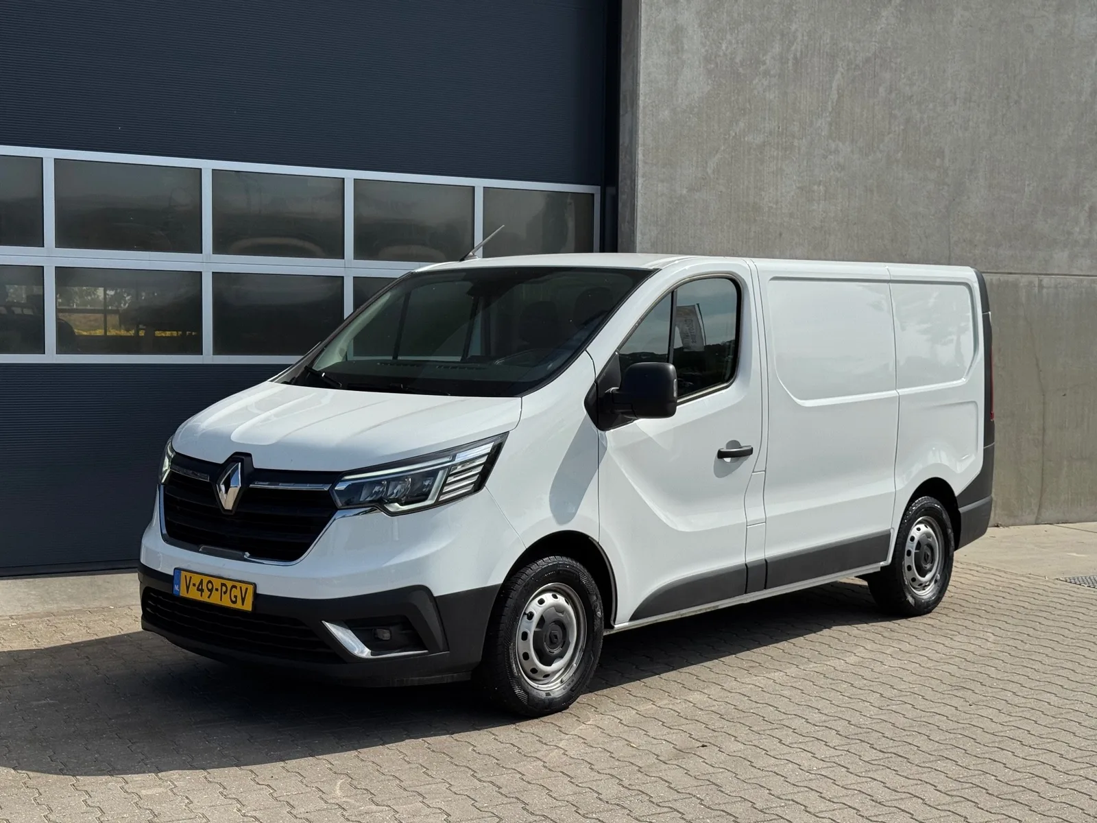 Renault Trafic (2024) — foto 1