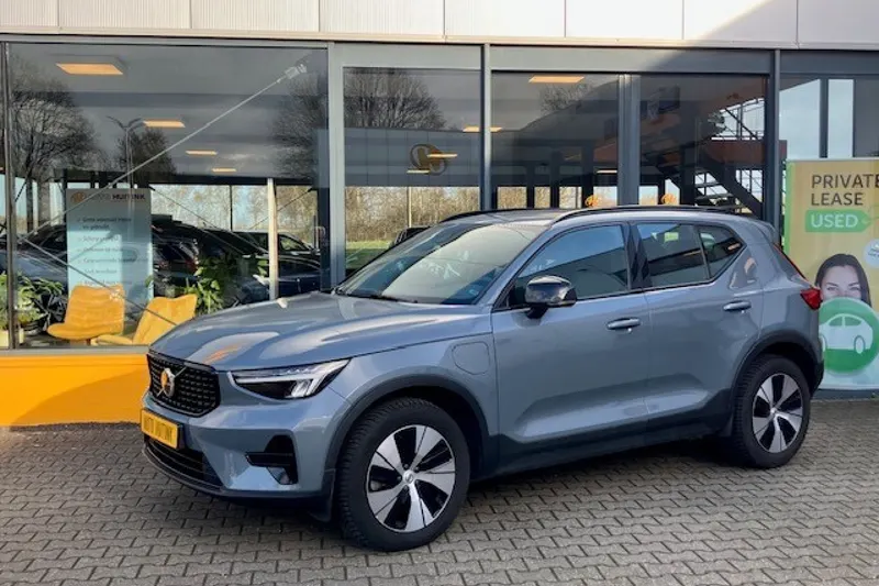 Volvo XC40 (2023)