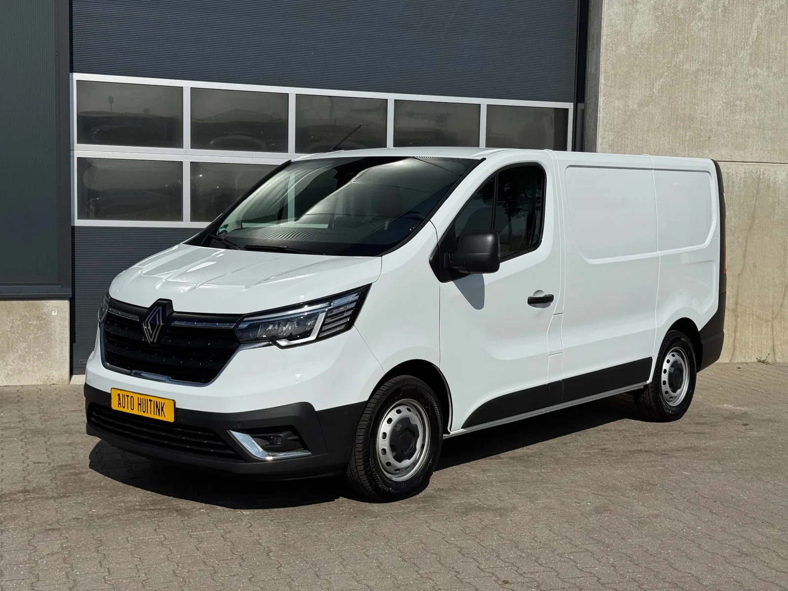 Renault Trafic (2024) — foto 1