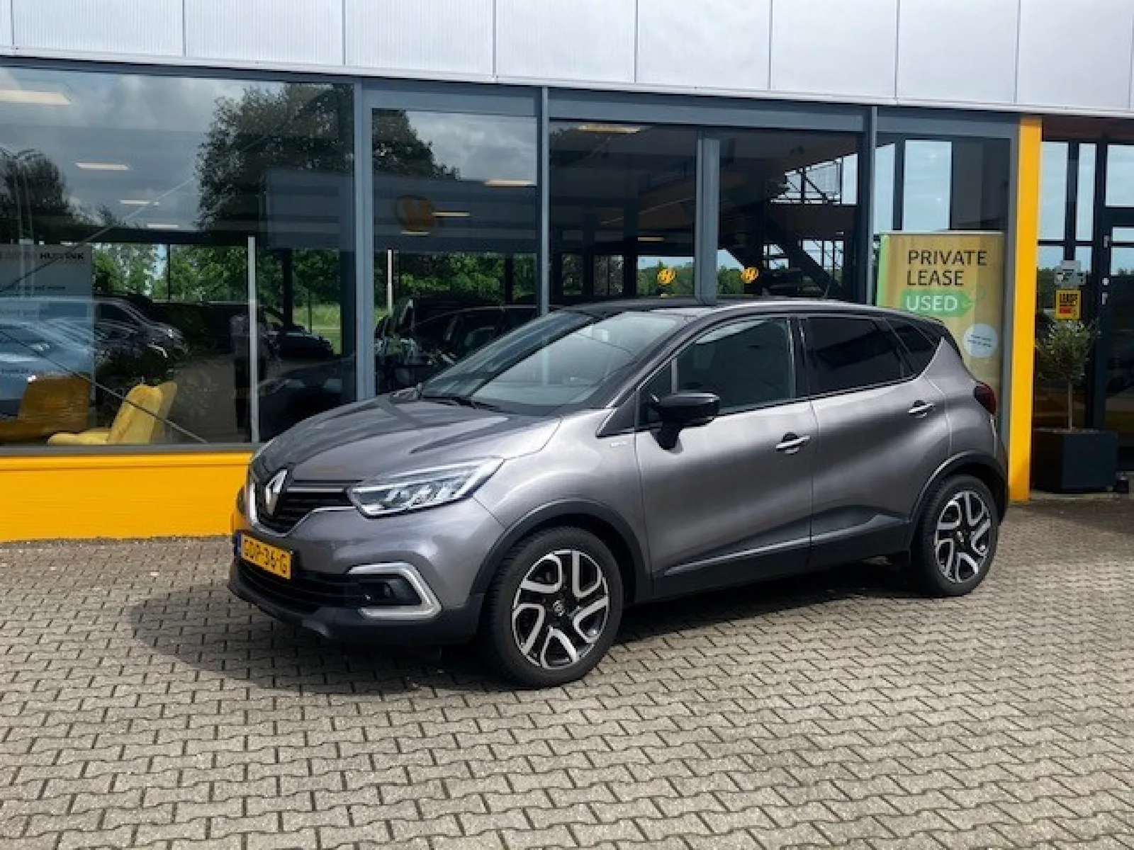 Renault Captur (2018) — foto 1