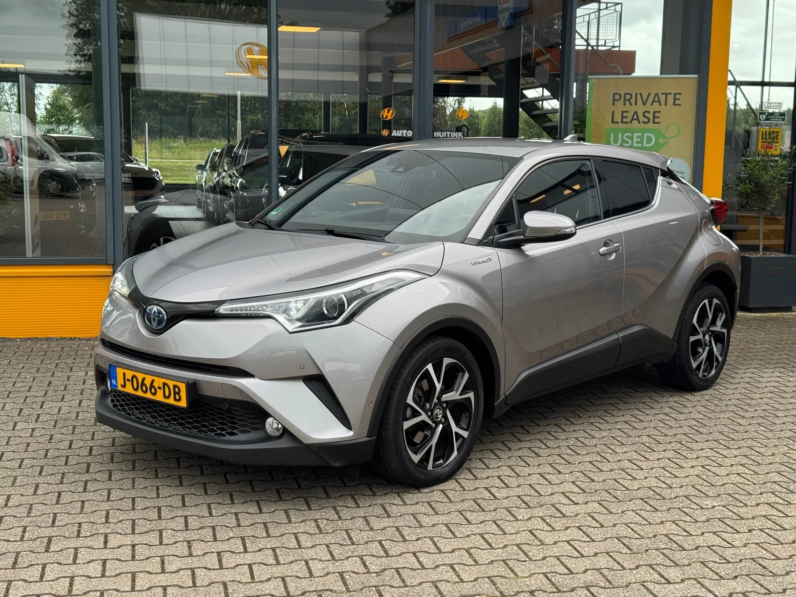 Toyota C-HR (2019) — foto 1