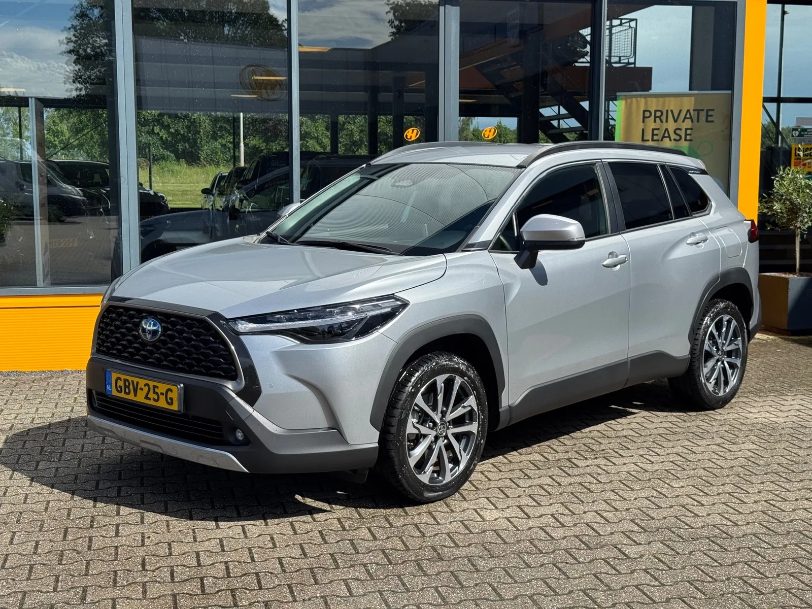 Toyota Corolla Cross (2023) — foto 1