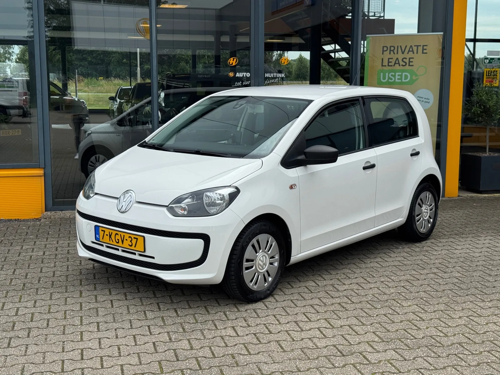 Volkswagen Up (2013) — foto 1