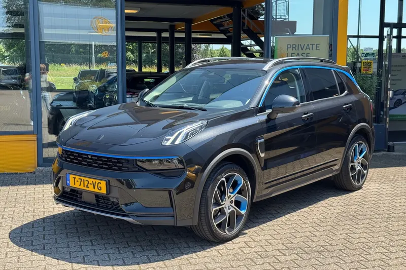Lynk & Co 01 (2023)