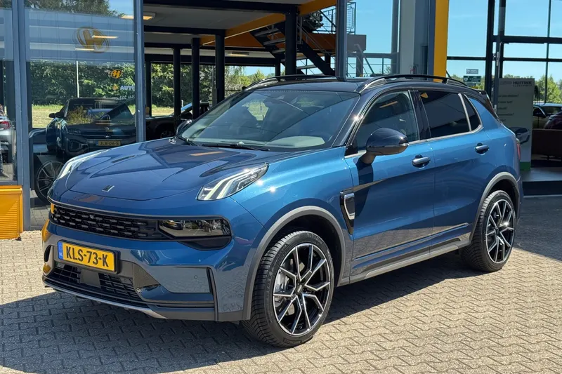 Lynk & Co 01 (2023)
