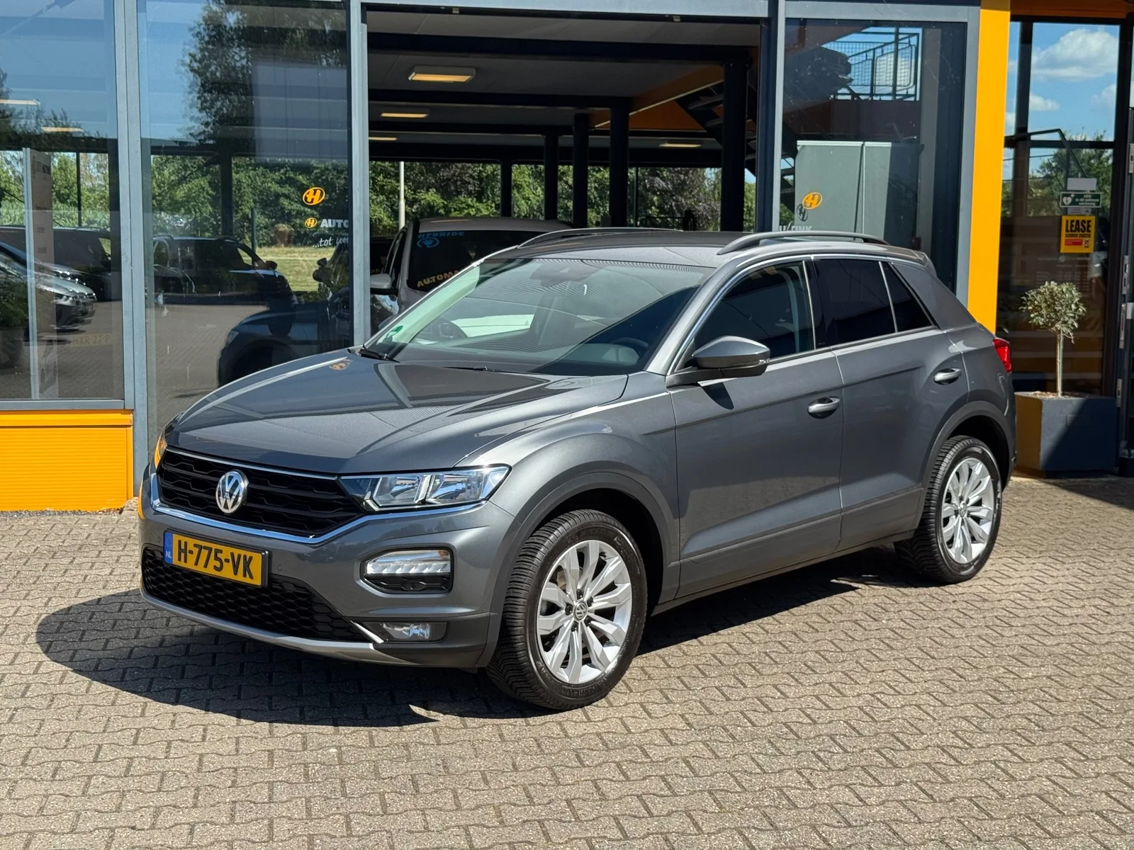 Volkswagen T-Roc (2020) — foto 1