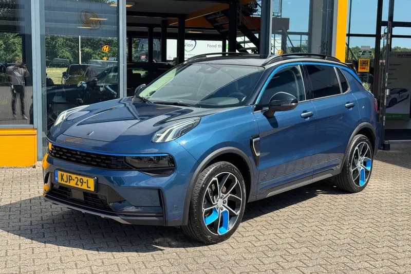 Lynk & Co 01 (2023)