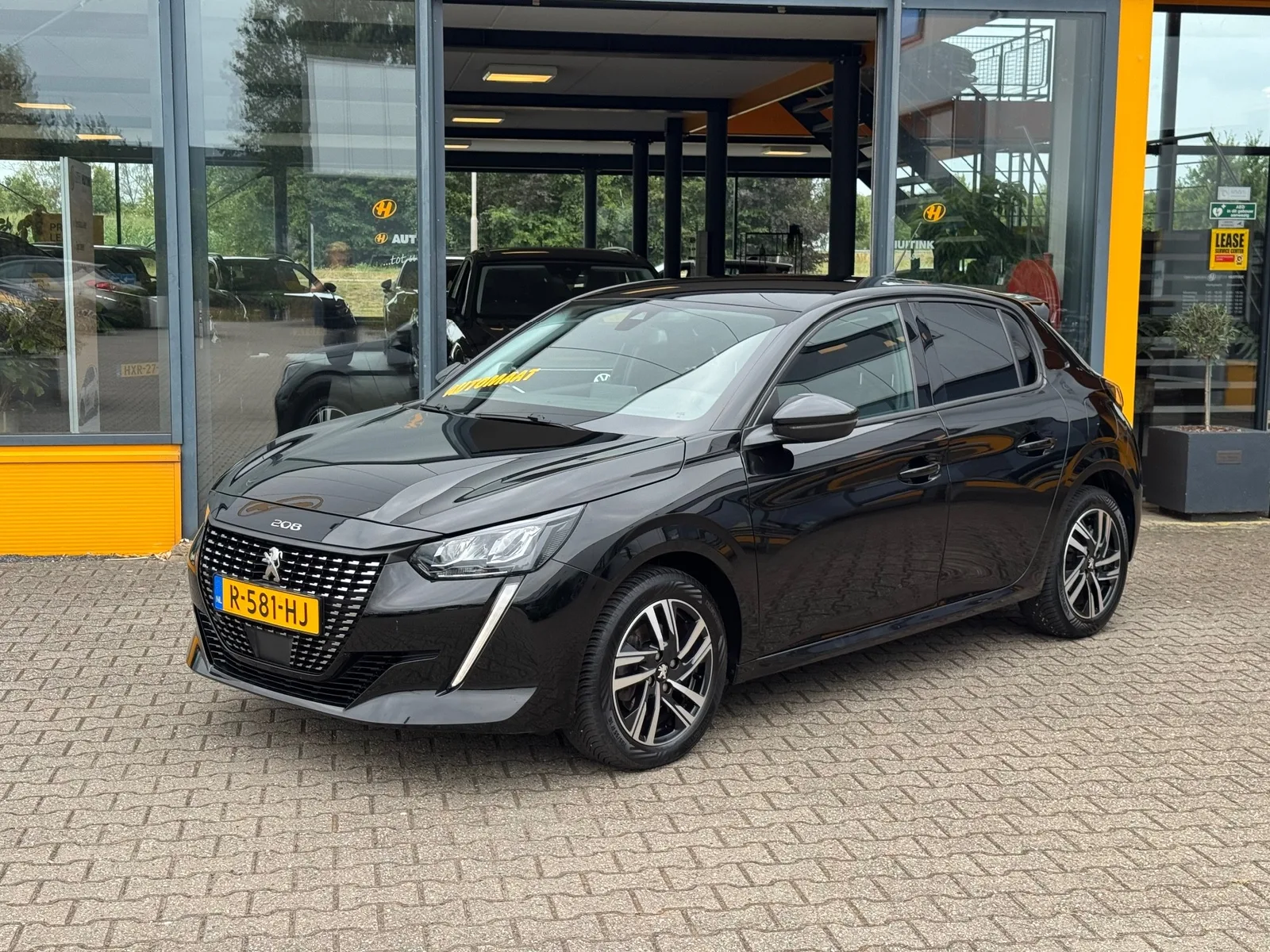 Peugeot 208 (2021) — foto 1