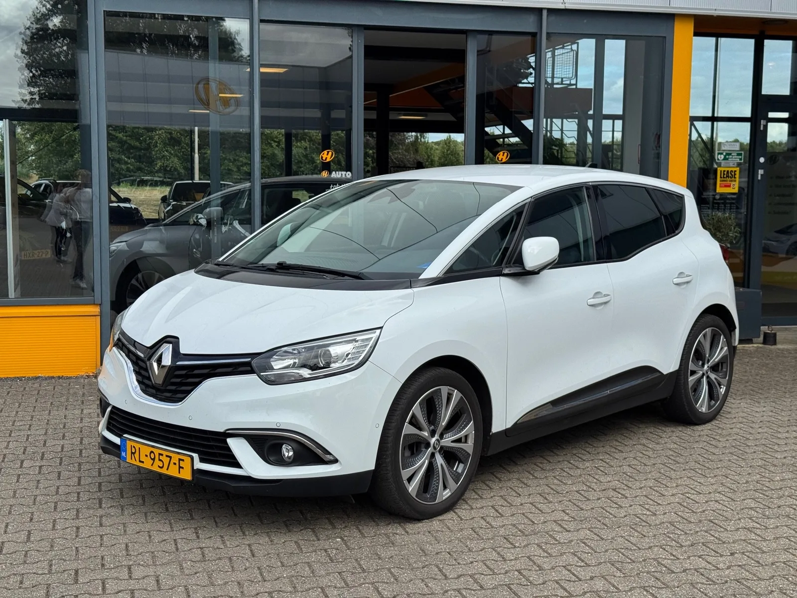 Renault Scénic (2018) — foto 1