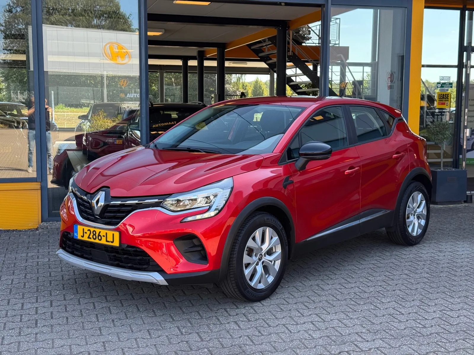 Renault Captur (2020) — foto 1