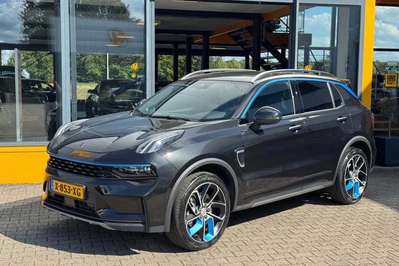 Lynk & Co 01 (2024)