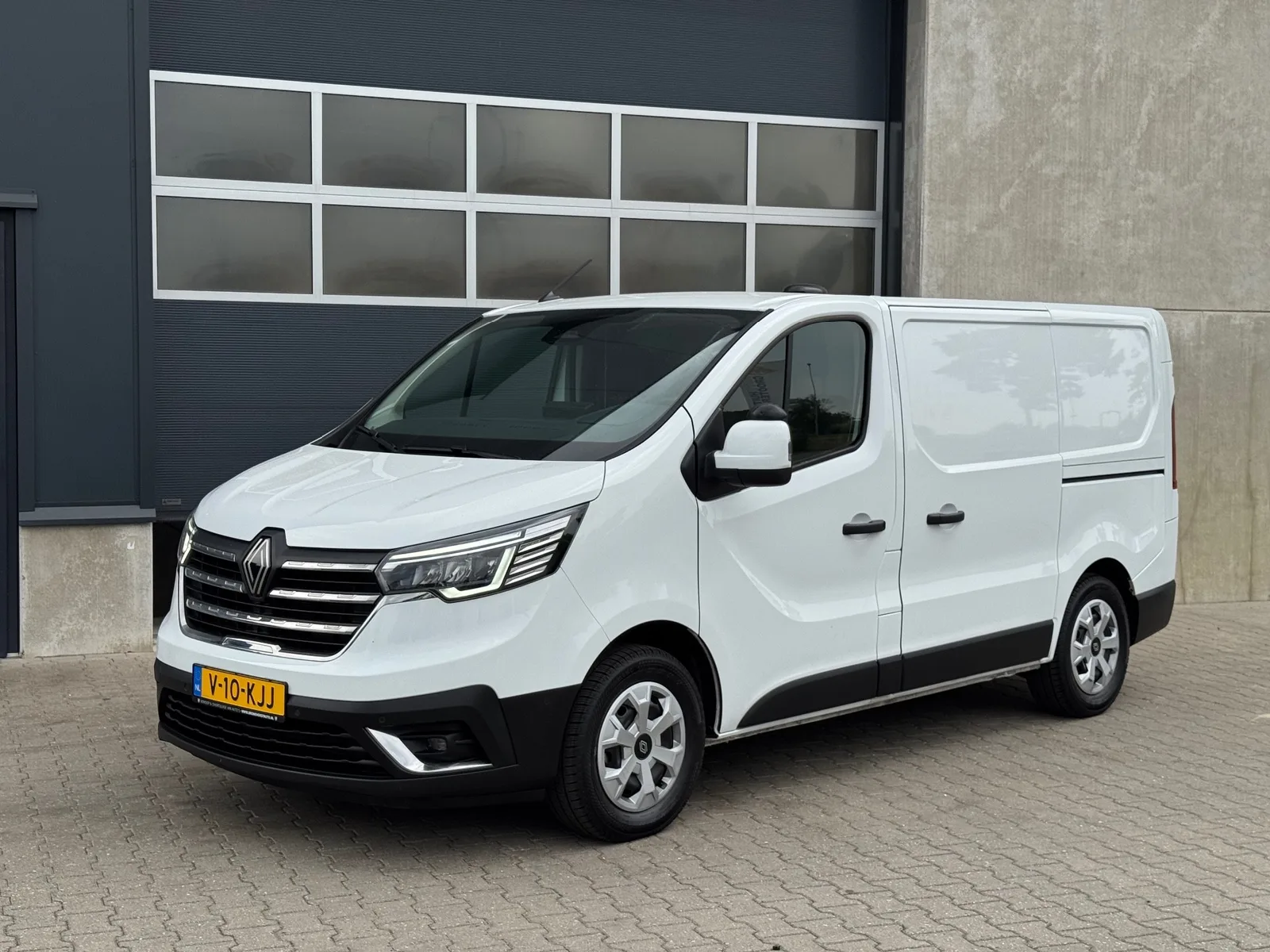 Renault Trafic (2024) — foto 1