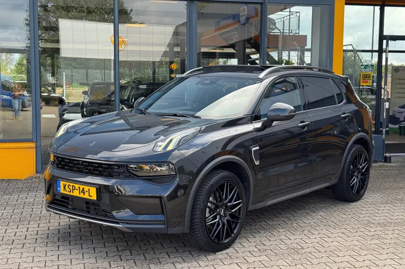 Lynk & Co 01 (2023)