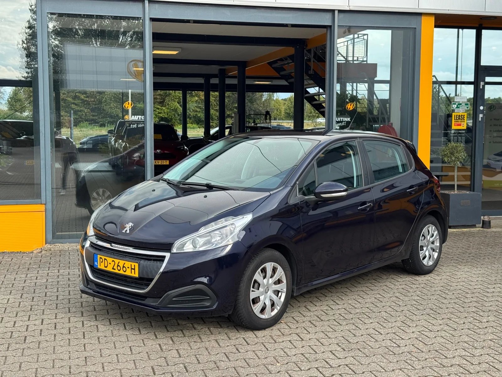 Peugeot 208 (2017) — foto 1