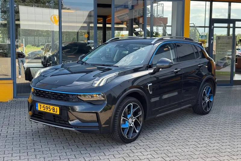 Lynk & Co 01 (2022)