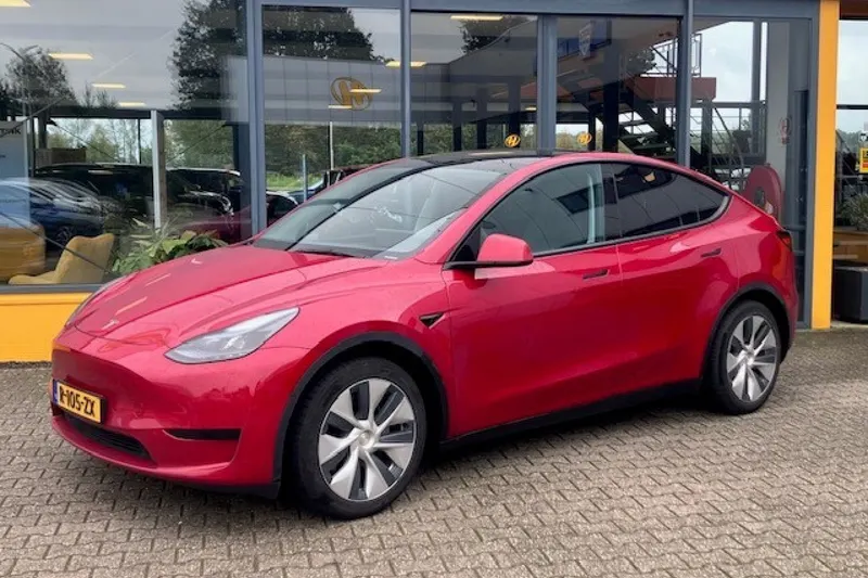 Tesla Model Y (2022)
