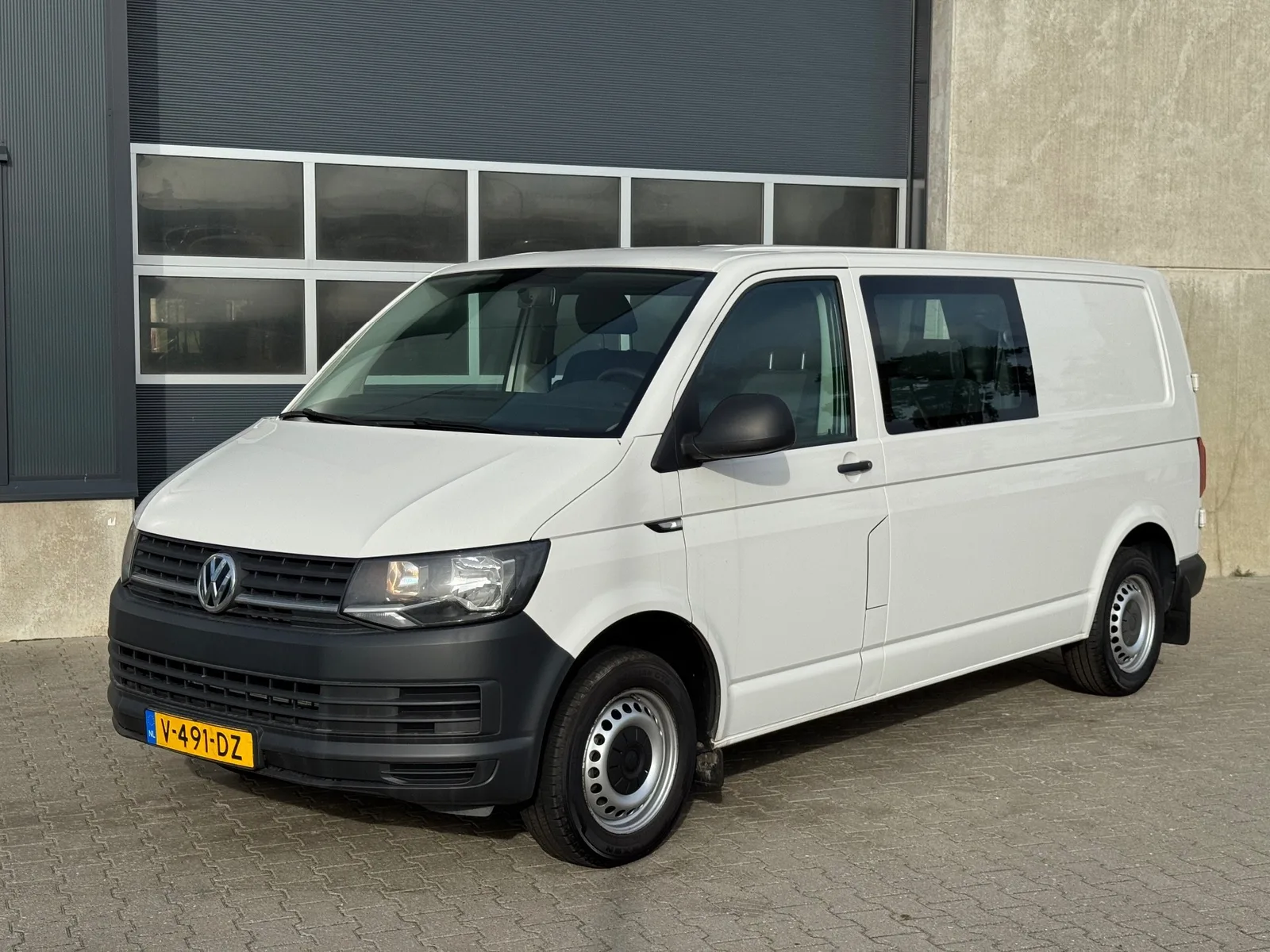 Volkswagen Transporter (2017) — foto 1