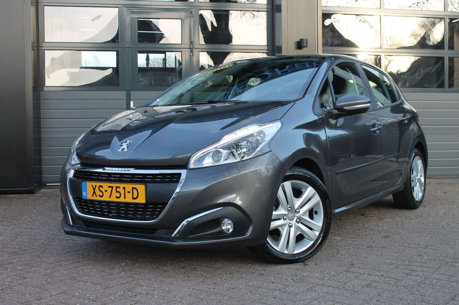 Peugeot 208 (2019) — foto 1
