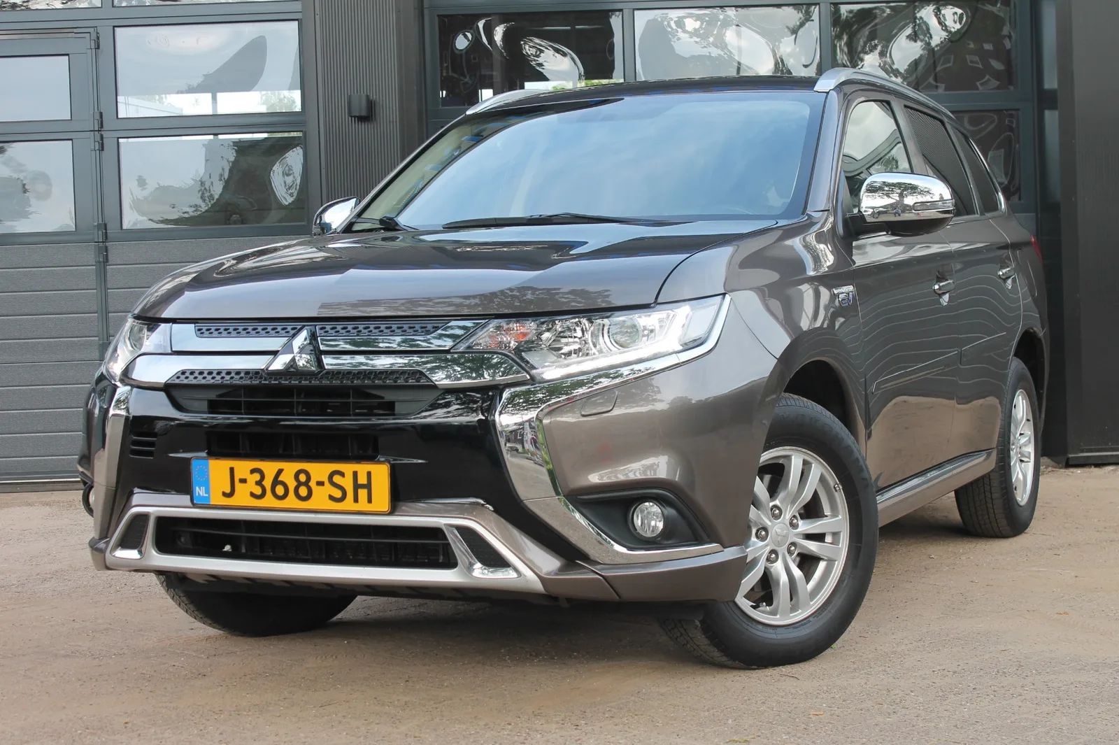 Mitsubishi Outlander (2020) — foto 1