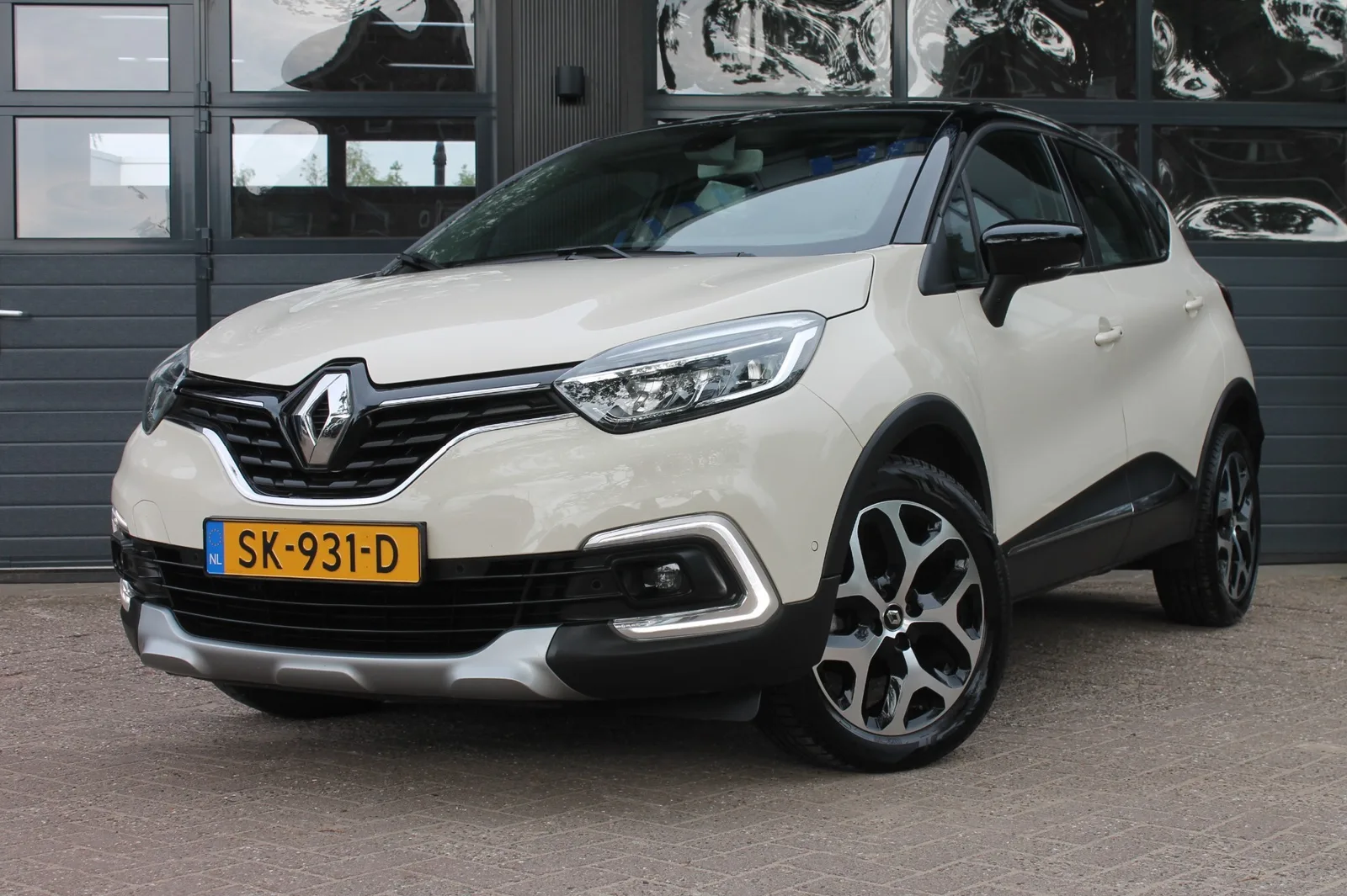 Renault Captur (2017) — foto 1