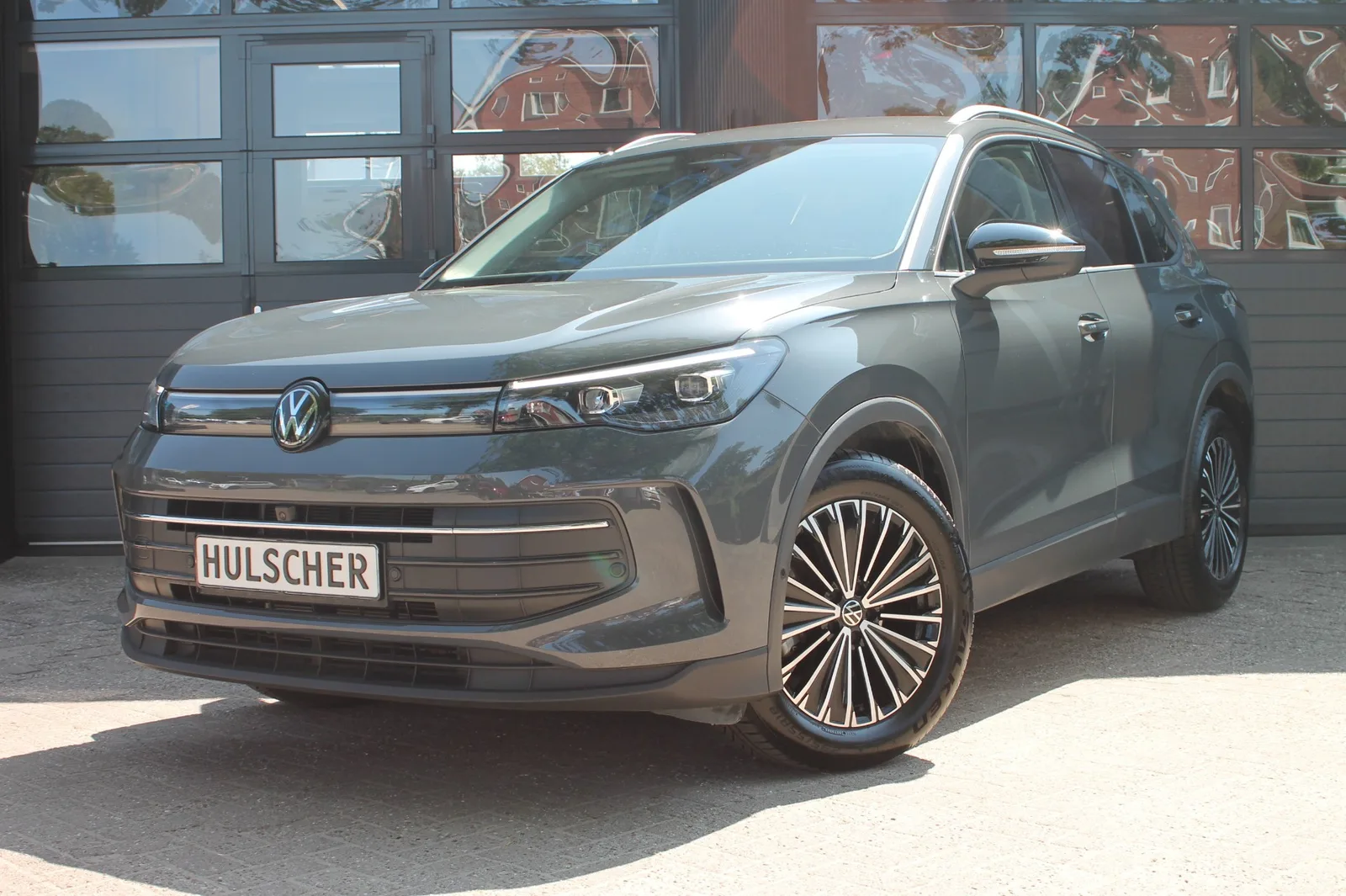 Volkswagen Tiguan (2025) — foto 1