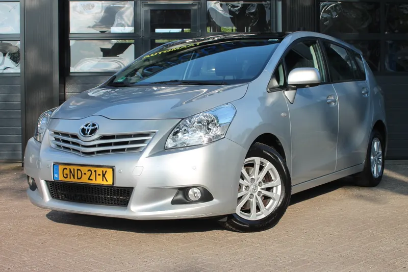 Toyota VERSO (2011)